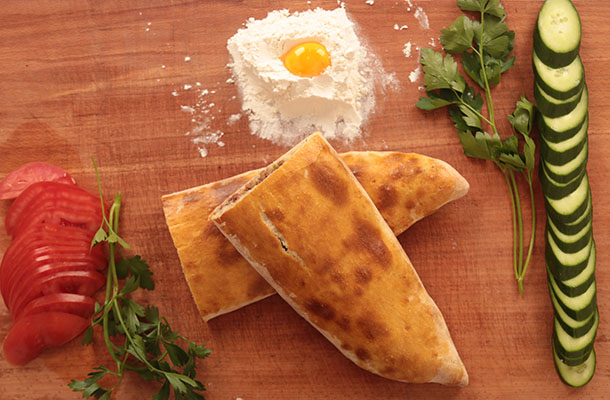 Kıymalı Kapalı Pide pidesi