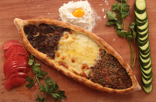 Ayrı Karışık Pide pidesi