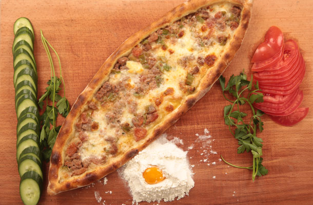 Kuşbaşılı Peynirli Pide pidesi